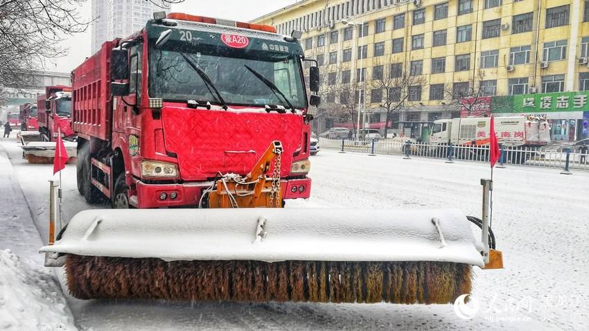哈爾濱迎戰入冬以來最大降雪 打造寒地城市高效清冰雪的城市管理范本