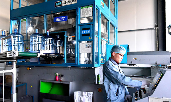 專業從事tritan水杯、飲用水包裝容器及其配套產品的研發和制造